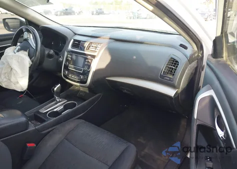 2018 Nissan Altima 2.5 Sv z USA, uszkodzony, nr VIN 1N4AL3AP3JC132331